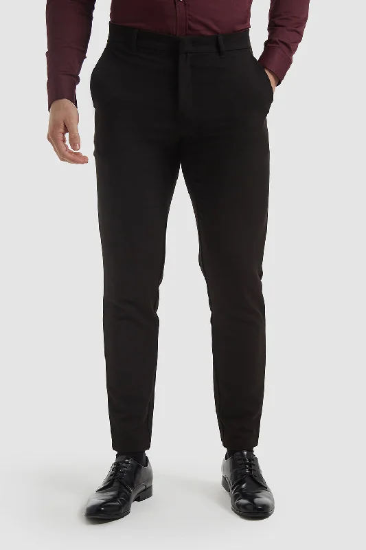 Athletic Fit Essential Pants 2.0 in Black